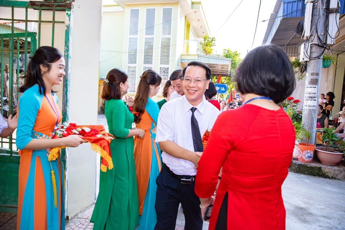 ng Nguyễn Quang Vinh - Huyện uỷ viên, Phó Chủ tịch UBND huyện Cát Hải