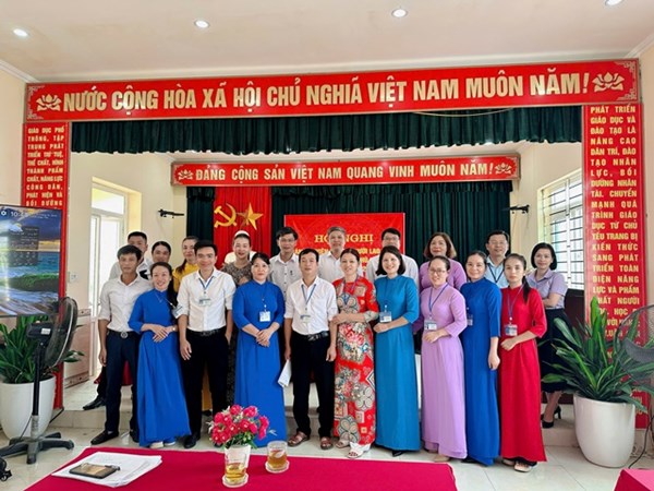 Hội nghị cán bộ, nhân viên, người lao động