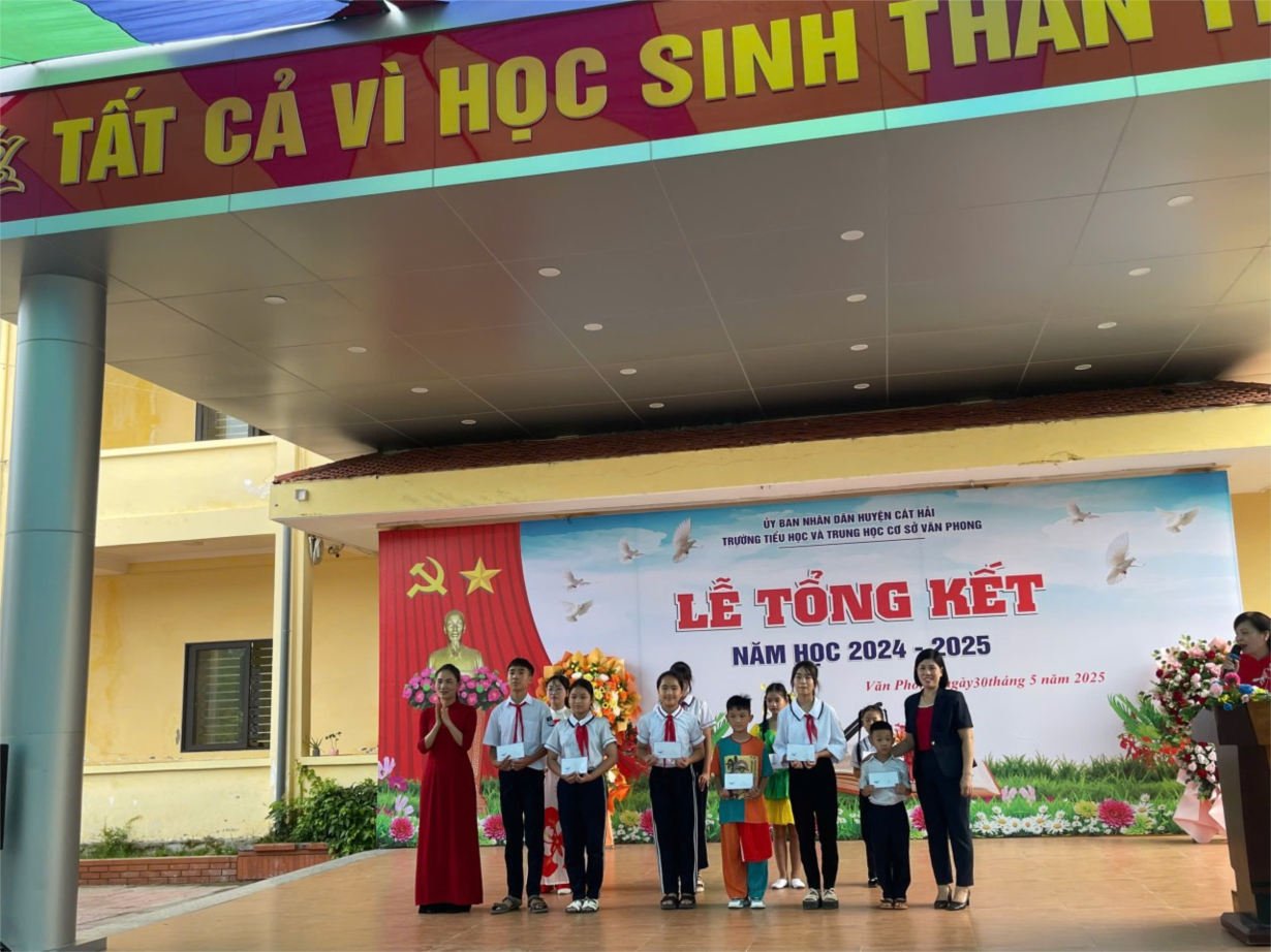 hs-tieu-bieu_305202516.jpg