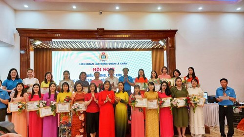 Trường mầm non Hoa Lan nhận được giấy khen của Liên đoàn lao động Quận Lê Chân trong lễ  Biểu dương lao động sáng tạo, lao động giỏi tiêu biểu năm 2021 .