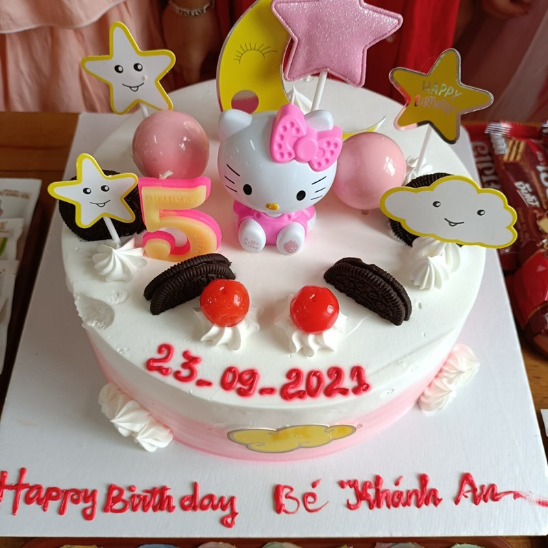 Sinh nhật lớp bé