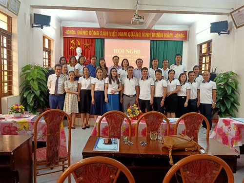 Hội Nghị công chức Trường THCS Bát Trang