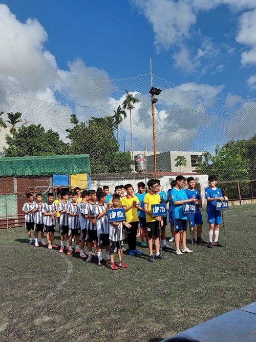 Học sinh trường THCS Nam Hải tham gia giải thi đấu đá bóng thiếu niên hè năm 2022
