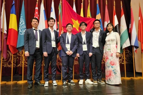 Đội tuyển quốc gia Việt Nam đạt thành tích cao tại Kỳ thi Olympic Sinh học Quốc tế 2022(IBO 2022). 4/4 học sinh tham gia đoạt giải.