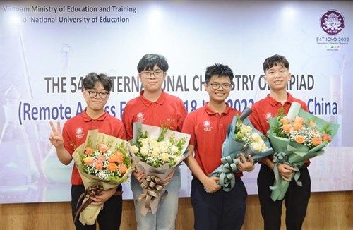 Đội tuyển quốc gia Việt Nam đạt thành tích cao tại Kỳ thi Olympic Hoá học quốc tế (IChO) 2022. 4/4 học sinh tham gia đều đoạt Huy chương Vàng.