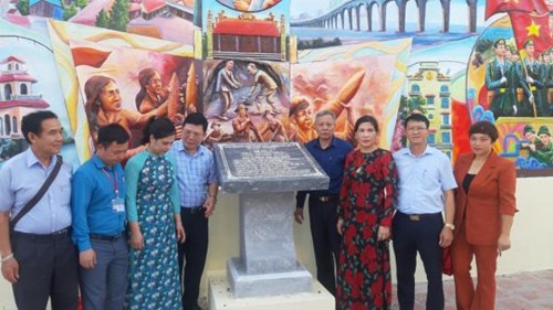 Tập đoàn kinh tế Đông Hải khánh thành bức phù điêu tri ân các anh hùng liệt sỹ
