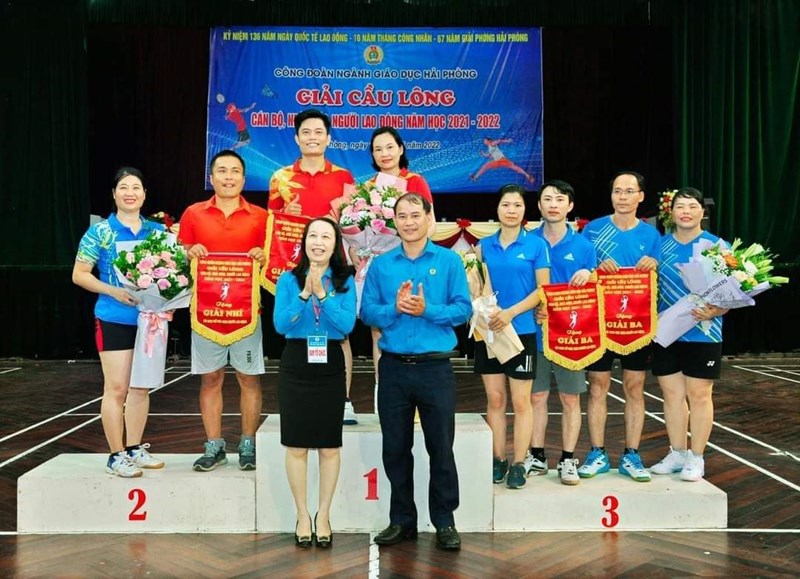 Trường THPT Kiến Thụy đã tích cực tham gia giải Cầu lông và bóng bàn cho cán bộ, giáo viên và nhân viên ngành giáo dục