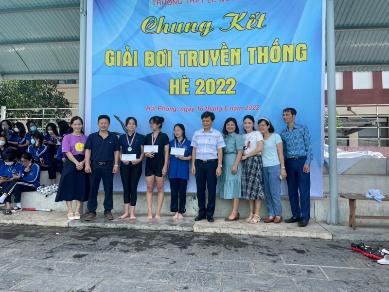 Chương trình bơi hè 2022 và giải thi bơi truyền thống của trường đã kết thúc tốt đẹp ngày 16/6/2022