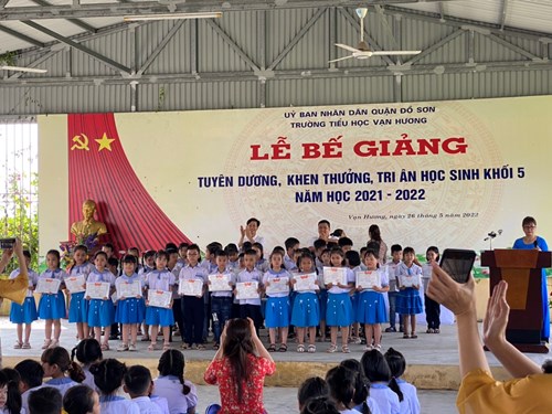 Trường Tiểu học Vạn Hương Tổng kết năm học 2021-2022